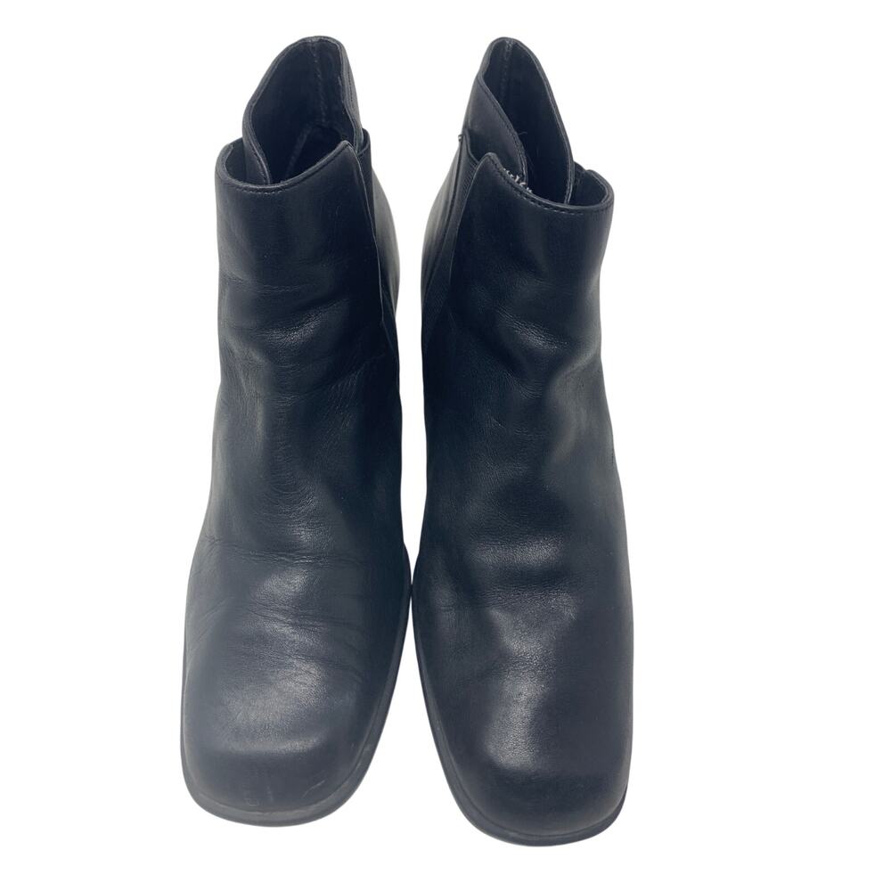 AEROSOLES Black Leather Bootie Pull on 2.5" block heel Size 9W
